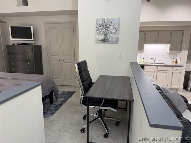 1 Riverpointe Plaza 321, Jeffersonville, IN 47130