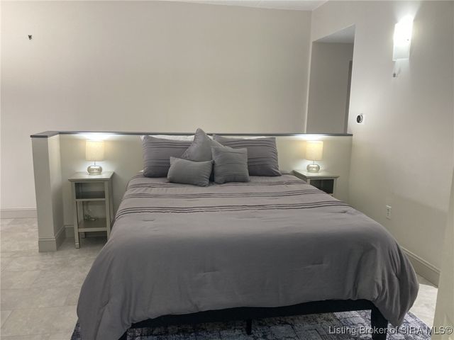 1 Riverpointe Plaza 321, Jeffersonville, IN 47130