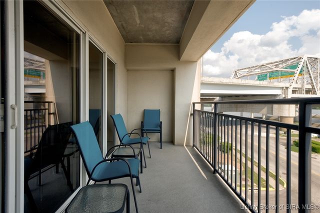 1 Riverpointe Plaza 321, Jeffersonville, IN 47130