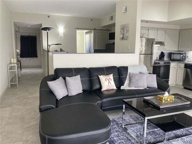 1 Riverpointe Plaza 321, Jeffersonville, IN 47130