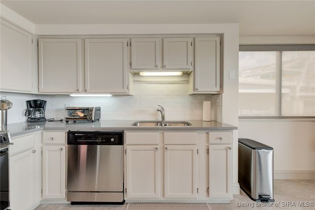 1 Riverpointe Plaza 321, Jeffersonville, IN 47130