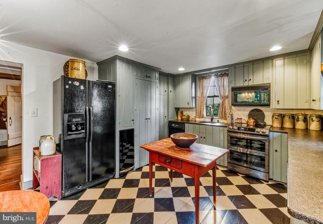 1349 KINGS HWY, Pilesgrove, NJ 08098