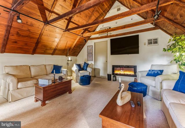 1349 KINGS HWY, Pilesgrove, NJ 08098