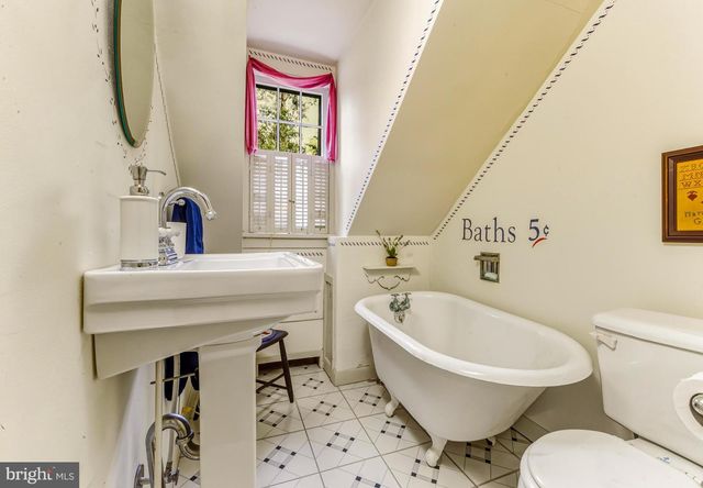 1349 KINGS HWY, Pilesgrove, NJ 08098