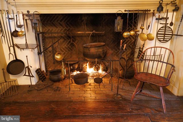 1349 KINGS HWY, Pilesgrove, NJ 08098