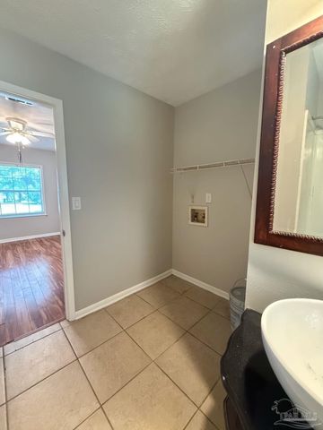 502 Chaseville St, Pensacola, FL 32507