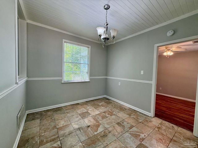 502 Chaseville St, Pensacola, FL 32507
