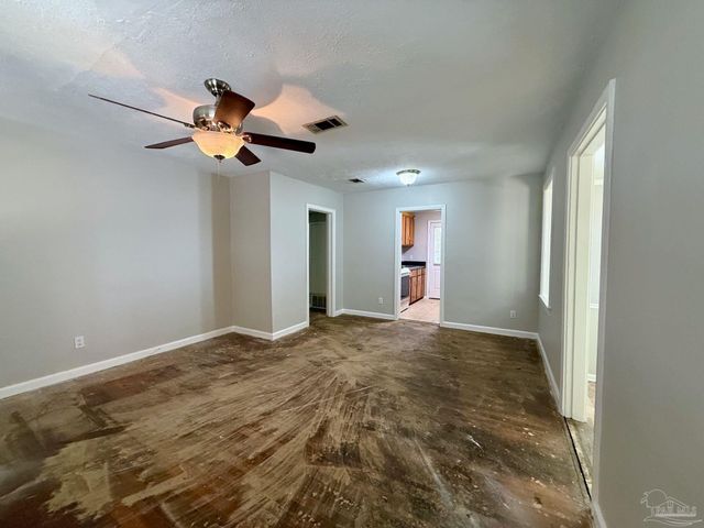 502 Chaseville St, Pensacola, FL 32507