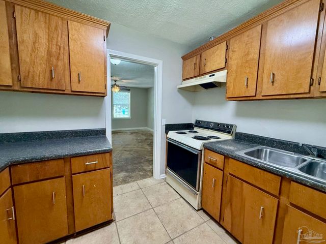 502 Chaseville St, Pensacola, FL 32507