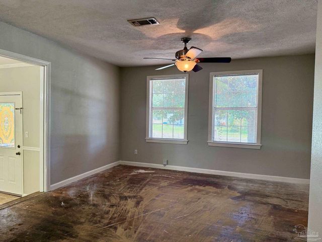 502 Chaseville St, Pensacola, FL 32507