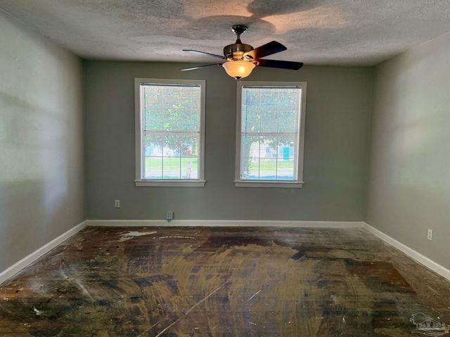 502 Chaseville St, Pensacola, FL 32507