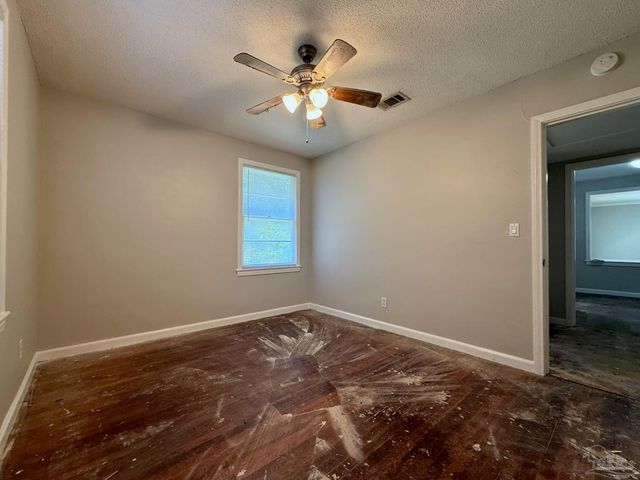 502 Chaseville St, Pensacola, FL 32507