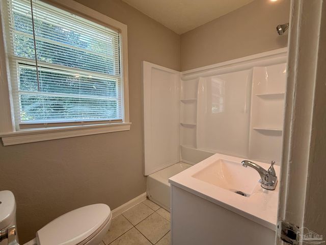 502 Chaseville St, Pensacola, FL 32507