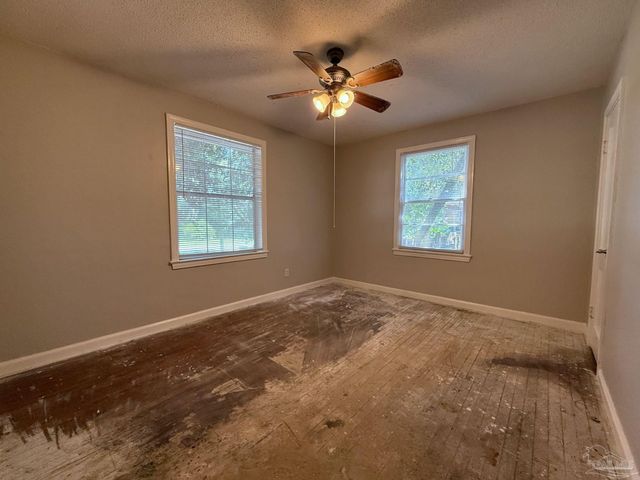 502 Chaseville St, Pensacola, FL 32507