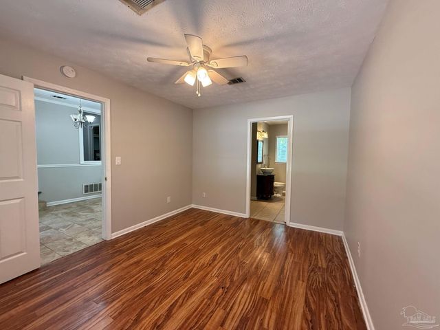 502 Chaseville St, Pensacola, FL 32507
