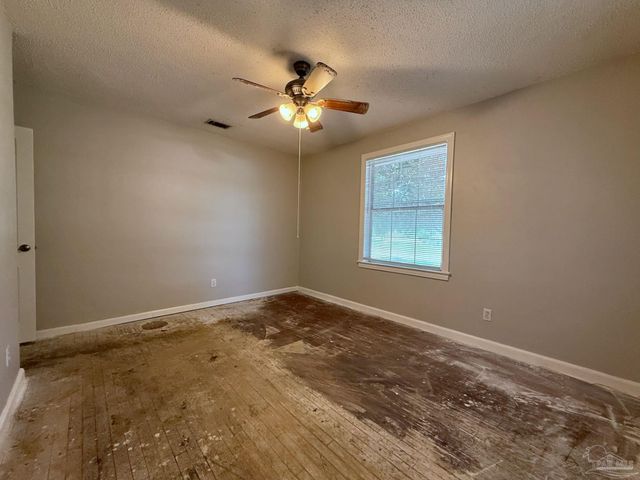 502 Chaseville St, Pensacola, FL 32507