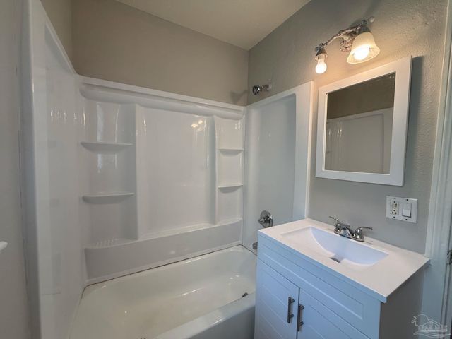 502 Chaseville St, Pensacola, FL 32507