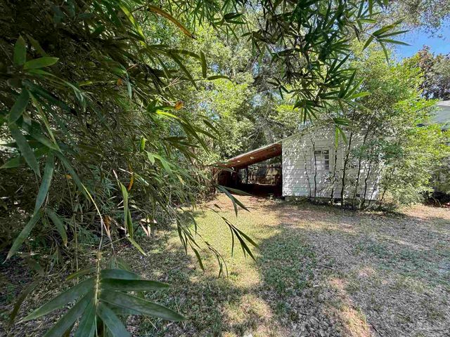 502 Chaseville St, Pensacola, FL 32507