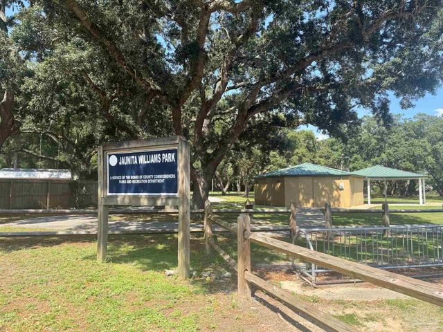 502 Chaseville St, Pensacola, FL 32507