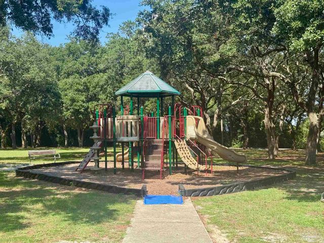 502 Chaseville St, Pensacola, FL 32507