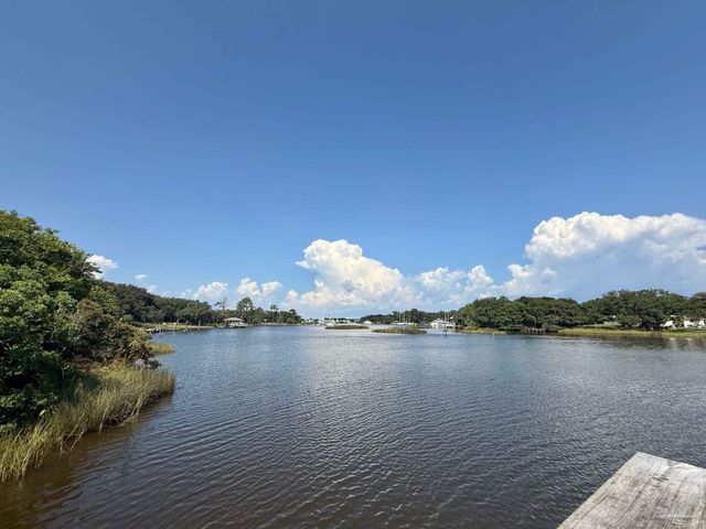 502 Chaseville St, Pensacola, FL 32507
