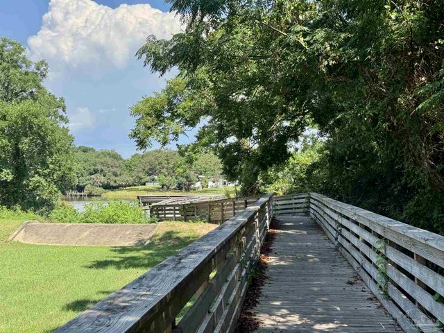 502 Chaseville St, Pensacola, FL 32507