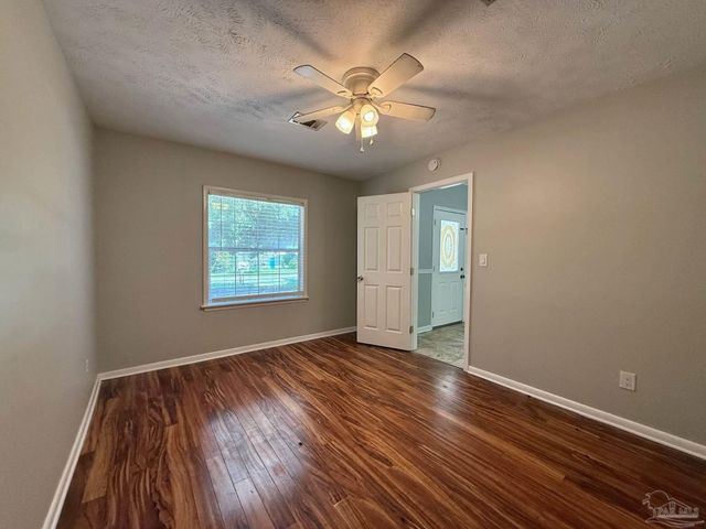 502 Chaseville St, Pensacola, FL 32507