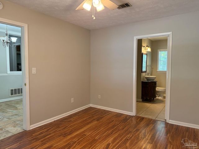 502 Chaseville St, Pensacola, FL 32507