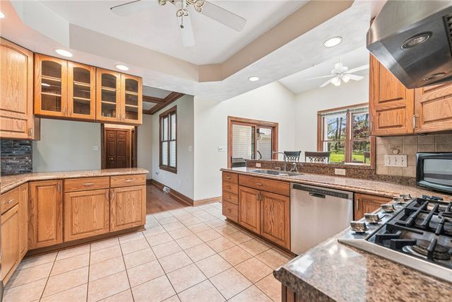 1140 S Whitmore Rd, North Huntingdon, PA 15642