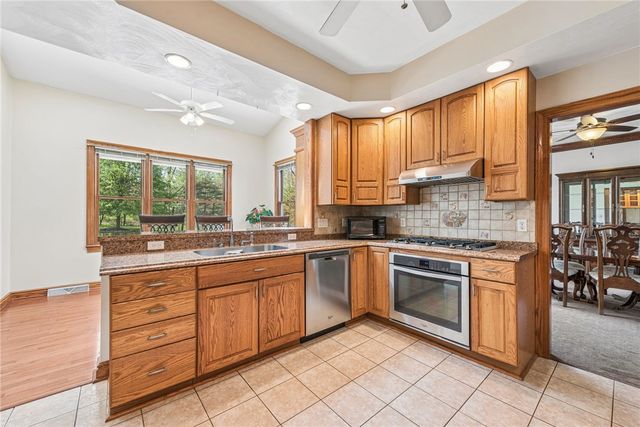 1140 S Whitmore Rd, North Huntingdon, PA 15642