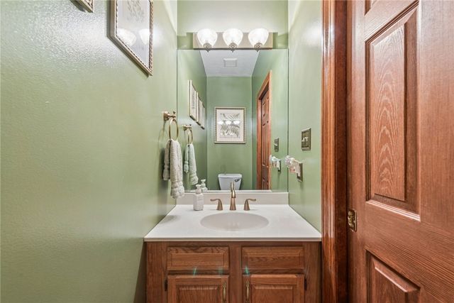 1140 S Whitmore Rd, North Huntingdon, PA 15642