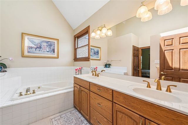 1140 S Whitmore Rd, North Huntingdon, PA 15642