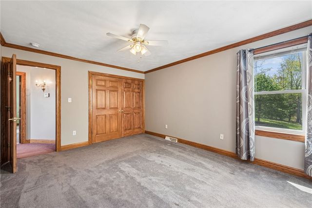 1140 S Whitmore Rd, North Huntingdon, PA 15642