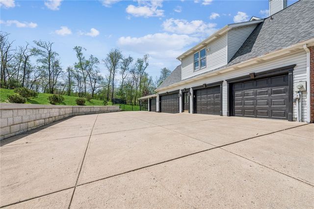 1140 S Whitmore Rd, North Huntingdon, PA 15642