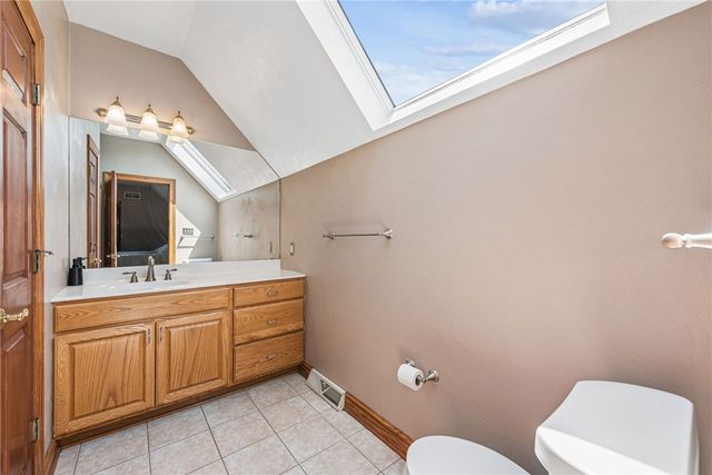 1140 S Whitmore Rd, North Huntingdon, PA 15642