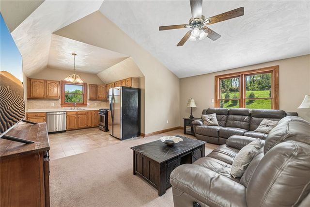 1140 S Whitmore Rd, North Huntingdon, PA 15642