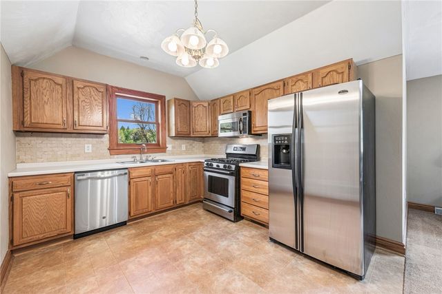 1140 S Whitmore Rd, North Huntingdon, PA 15642