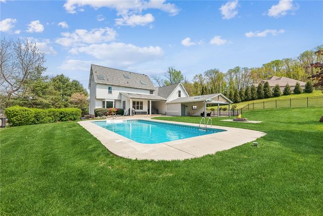 1140 S Whitmore Rd, North Huntingdon, PA 15642