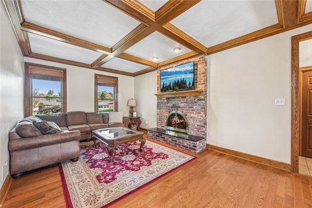 1140 S Whitmore Rd, North Huntingdon, PA 15642