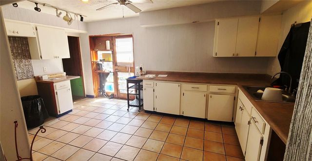 210 W LINEBAUGH AVENUE, Tampa, FL 33612