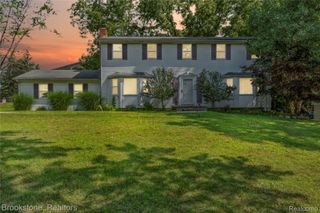5652 Tequesta Drive, West Bloomfield Charter Township, MI 48323
