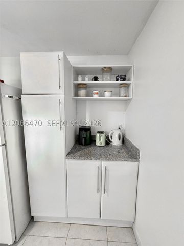 275 NE 18th St 2004, Miami, FL 33132
