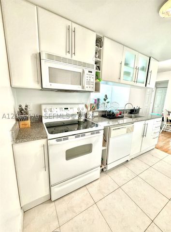 275 NE 18th St 2004, Miami, FL 33132