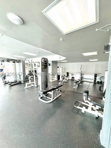 275 NE 18th St 2004, Miami, FL 33132