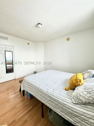 275 NE 18th St 2004, Miami, FL 33132