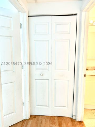 275 NE 18th St 2004, Miami, FL 33132