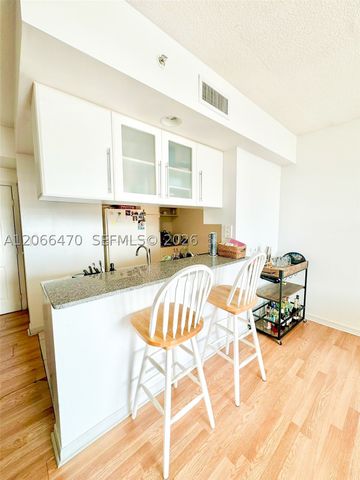 275 NE 18th St 2004, Miami, FL 33132