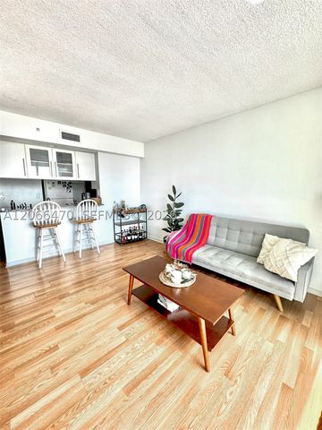 275 NE 18th St 2004, Miami, FL 33132