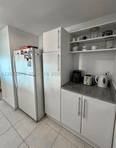 275 NE 18th St 2004, Miami, FL 33132