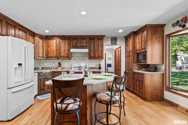 82 Stony Creek Drive, Chatham, IL 62629